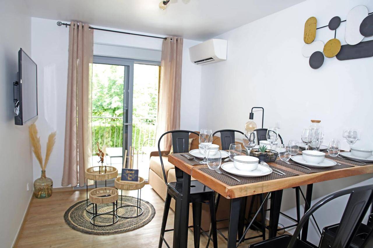 Appartement entier, Two-Bedroom Apartment in Nogaro, Gers