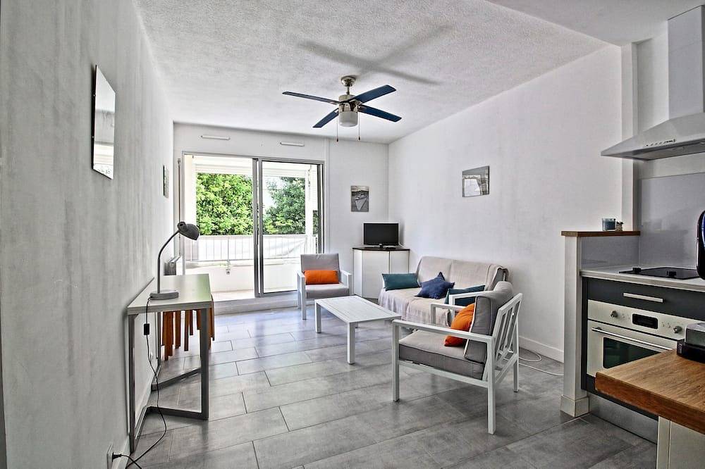 Apartamento entero, 2-bedroom apartment with terrace and parking, beach 70 metres away in Carnon-Plage, Mauguio