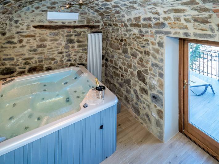 Casa vacanza per 4 persone, con Idromassaggio e Terrazza nonché Giardino e Panorama a Seggiano