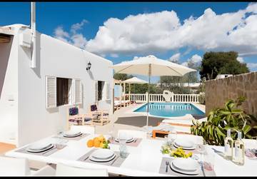 Villa in Santa Eulària des Riu, Ibiza Osten für 6 