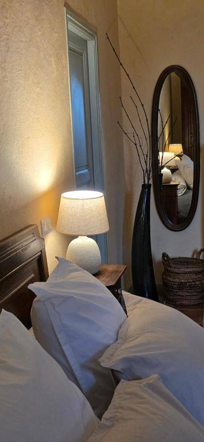 Location de vacances pour 4 personnes, avec terrasse et vue à Brissac