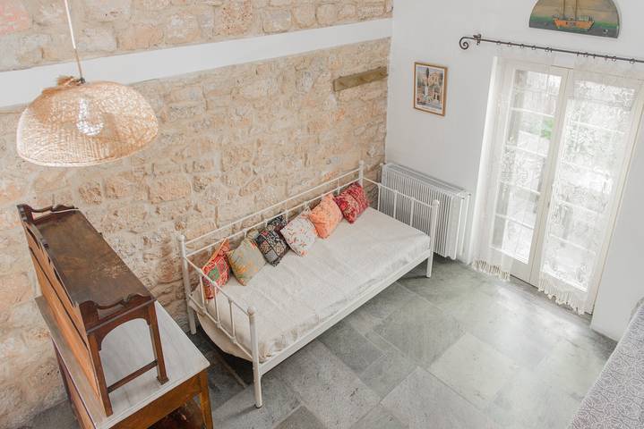 Gîte pour 4 personnes, avec jardin, adapté aux familles dans Égine - 2