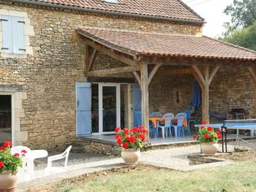 Gîte pour 4 personnes, avec jardin ainsi que piscine et terrasse, animaux acceptés à Saint-Pompont