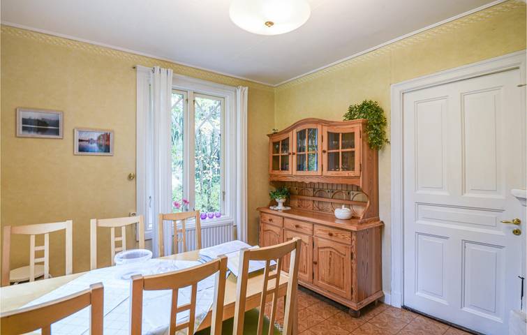 Ferienhaus für 6 Personen mit Terrasse in Hova, Gullspang