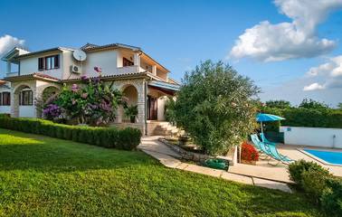 Ferienhaus für 8 Personen, mit Terrasse in Premantura