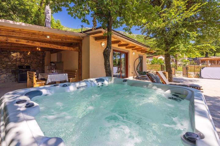Ferienhaus für 3 Personen, mit Terrasse und Garten in Dolinci