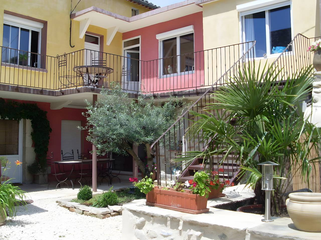 Gîte 'Chez Mamé Marthe' con piscina compartida, Wi-Fi y aire acondicionado in Vallon-Pont-d'Arc, Gorges de l’Ardèche