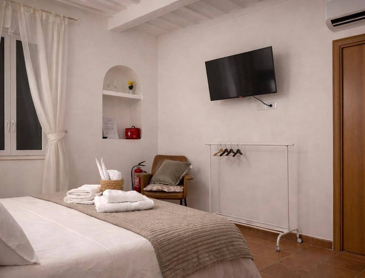 Ganze Wohnung, Two-Bedroom Apartment in Nettuno, Rom Provinz