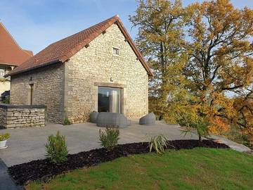 Gîte pour 4 personnes, avec terrasse et jardin à BIO