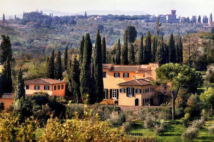 Agriturismo con piscina per 10 persone, con terrazza e giardino a Firenze