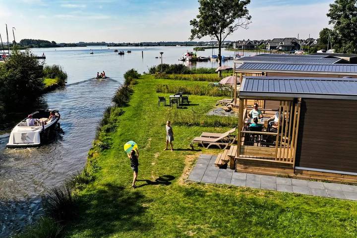 Camping für 6 Personen, mit Ausblick und Terrasse in Friesland - 4