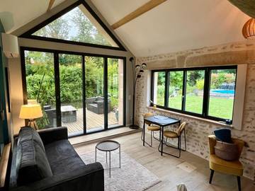 Gîte pour 3 personnes, avec vue ainsi que jardin et piscine dans Ézy-sur-Eure