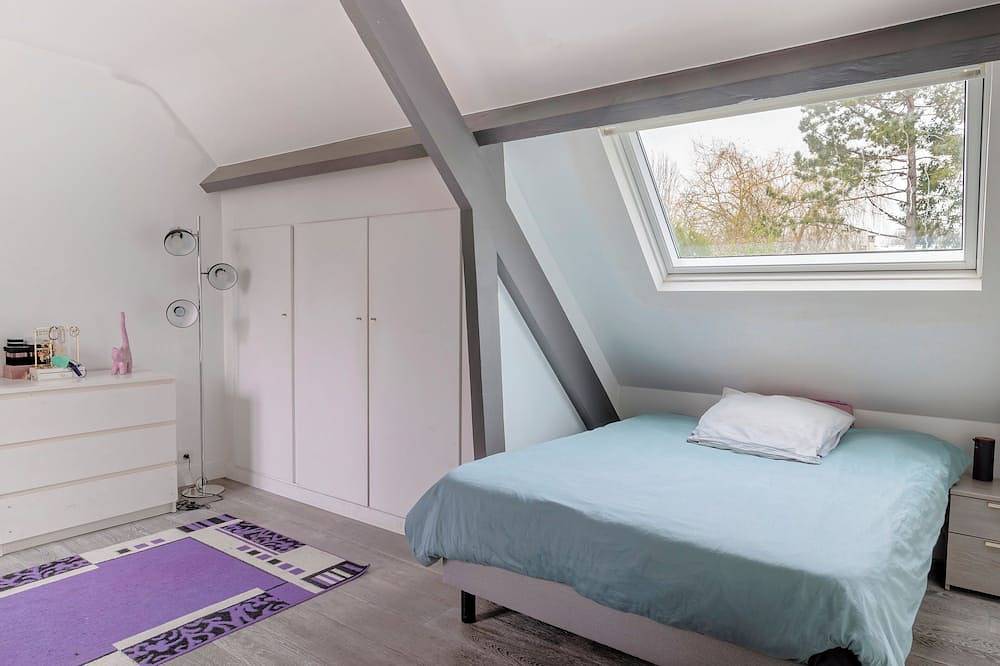 Luxurious villa between Paris and Versailles - large swimming pool and hammam - 5 bedrooms in La Celle-Saint-Cloud, Yvelines