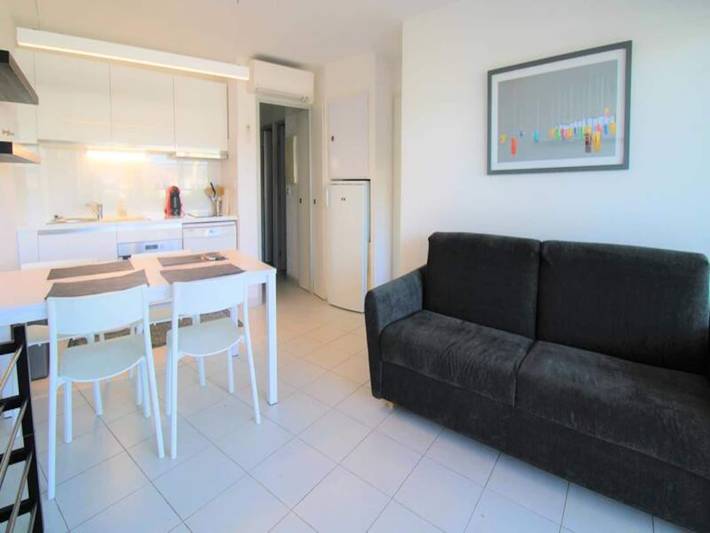 Gîte pour 6 personnes, avec terrasse et piscine, adapté aux familles dans Port Cogolin - 4