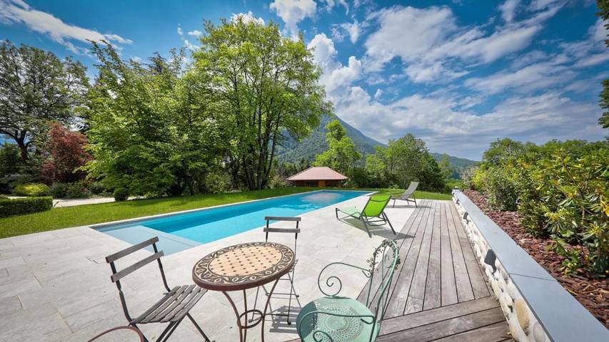 Location de vacances pour 6 personnes, avec vue ainsi que piscine et terrasse dans Fillière - 2