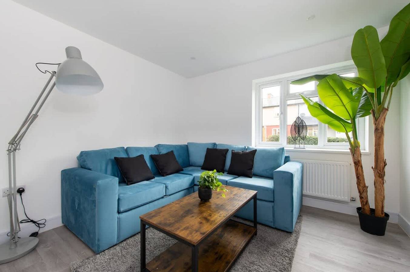 Compton House - 4 Bed in Cheltenham, Gloucestershire