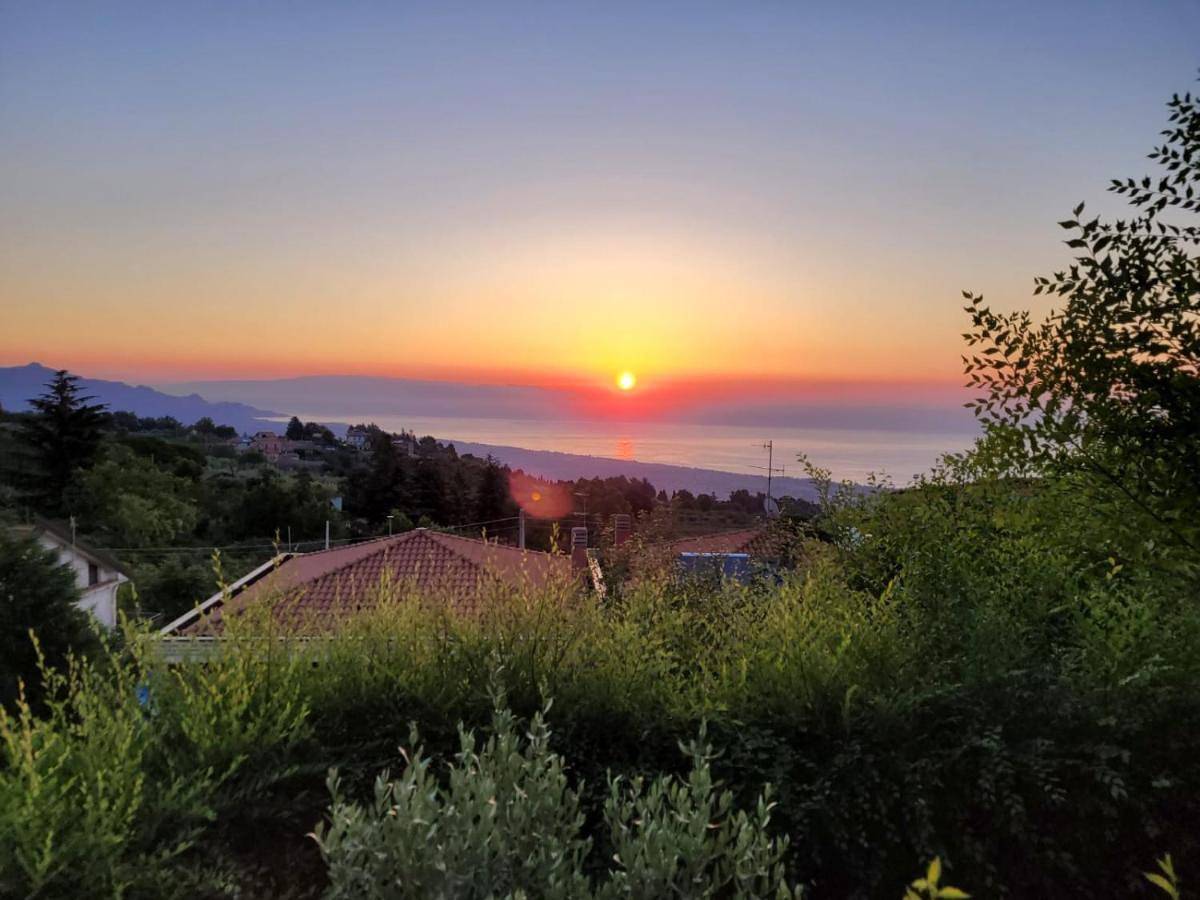 Etna Sunshine Rent Rooms in Sant'Alfio, Sant'Alfio (comune)