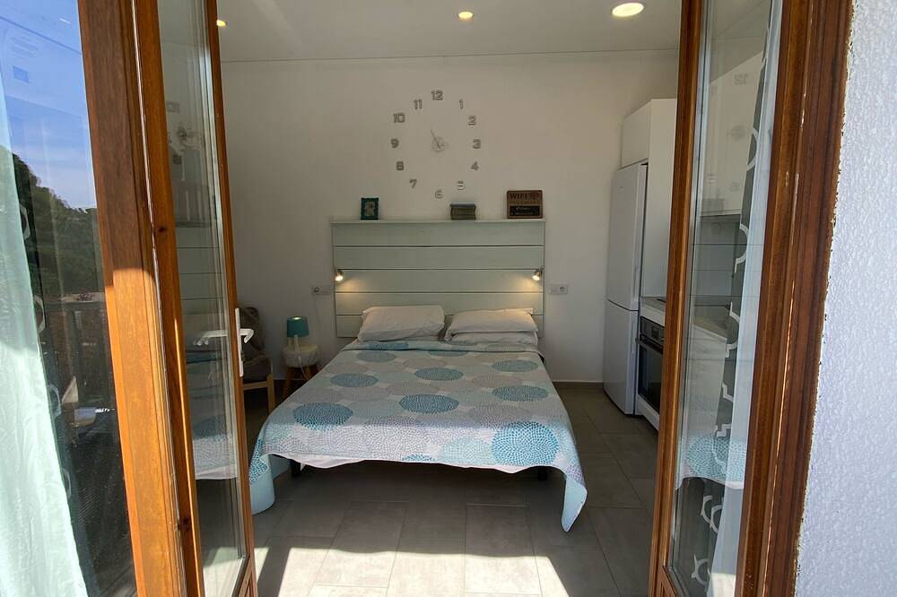 Geheel appartement, Luxe, onafhankelijke studio met airconditioning, een eigen terras en gebruik van het zwembad in Begur, Costa Brava