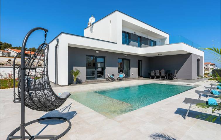 Gemütliche 147 m² große Wohnung mit Terrasse, WLAN und Strand in der Nähe in Premantura, Südküste Istrien