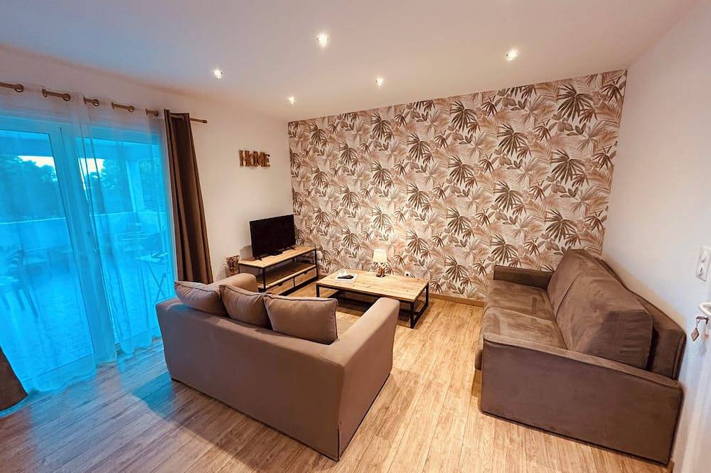 Apartamento entero, Luxury Apartment With Sea View, 1 Min Walk From The Beach in Galéria, Parc naturel régional de Corse