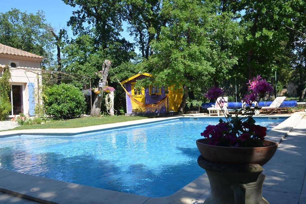 Gîte sous les chênes : pour un séjour ressourçant in Rochefort-du-Gard, Région de Nîmes