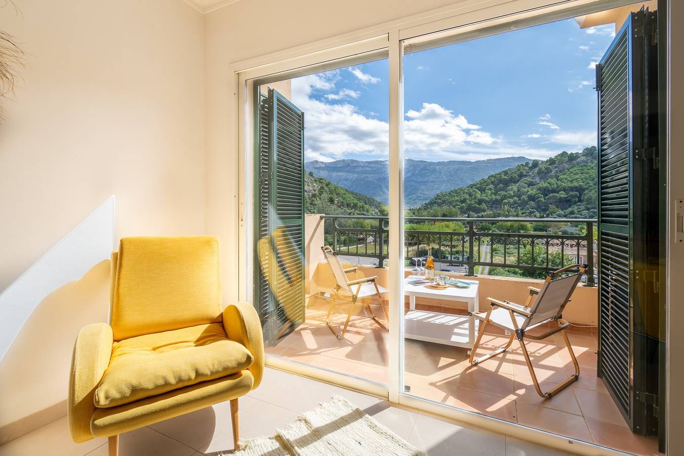 Entire apartment, Apartment 'Soller Beach' with Balcony and Wi-Fi in Port de Sóller, Sóller