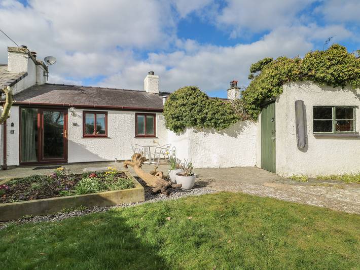 Holiday rental for 2 people, with Garden in Moelfre