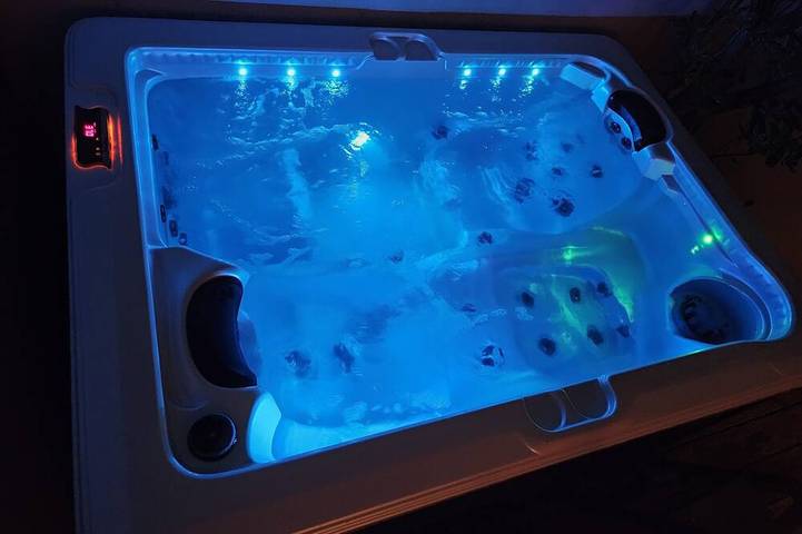Casa de vacaciones para 6 personas, con jardín y jacuzzi además de terraza y piscina - 1