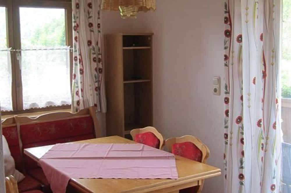 Ganze Wohnung, Ferienwohnung 1. Stock - Ferienwohnung Walburga Ebner in Salzkammergut-Berge, Faistenau