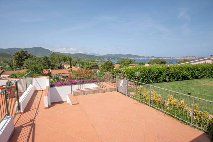 Location de vacances pour 5 personnes, avec terrasse à Magazzini