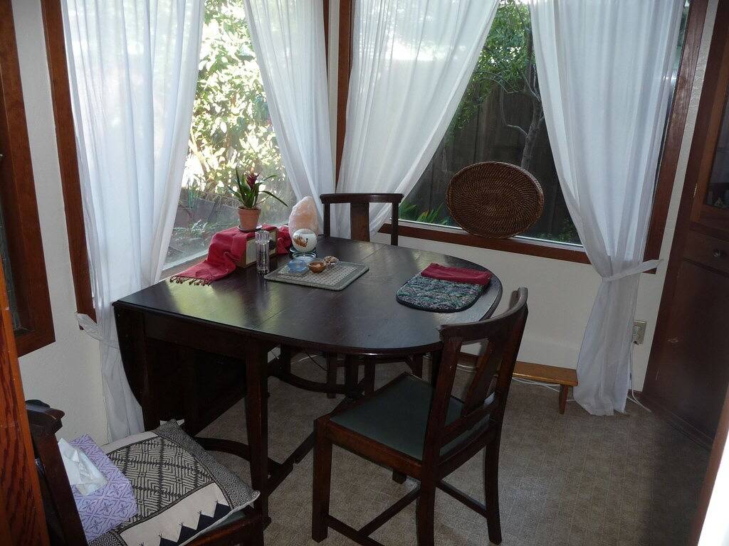 Weinlese-tropisches Häuschen nahe Stränden in Capitola, Santa Cruz County