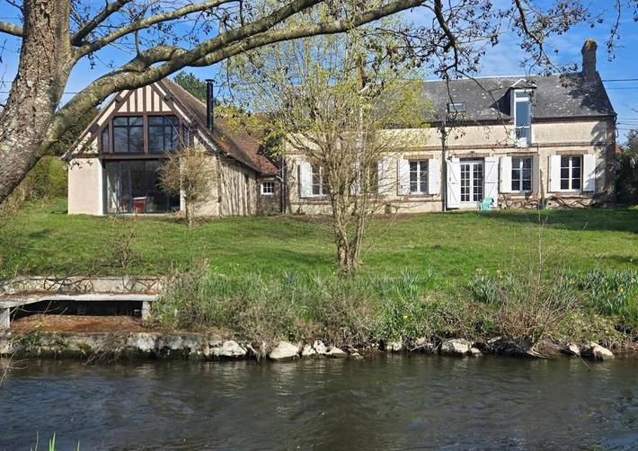 Location de vacances pour 10 personnes, avec jardin et vue dans Bâlines