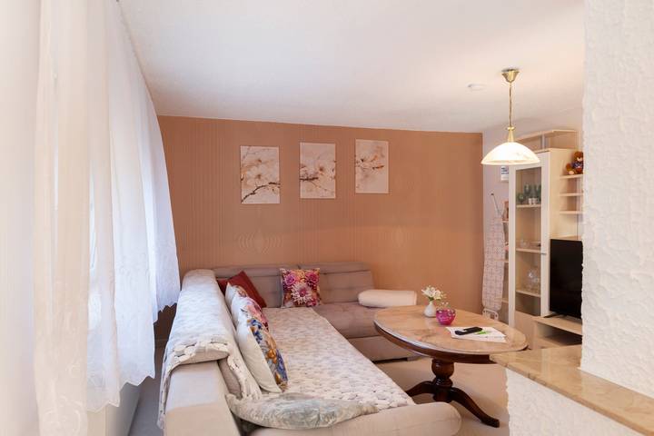 Apartamento entero, Apartamento 'Fewo Bienchen' con jardín privado y wifi in Colditz, Región de Leipzig