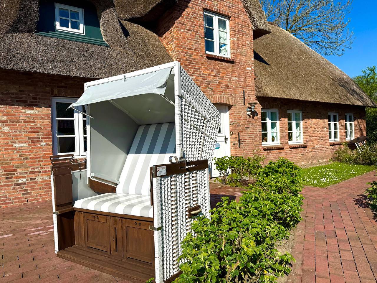 Ganze Ferienwohnung, Reetkehlchen in Alkersum, Föhr