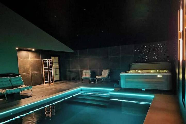 Location de vacances pour 9 personnes, avec terrasse et jacuzzi à Merris