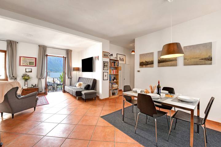Ferienwohnung für 5 Personen, mit Balkon und Seeblick