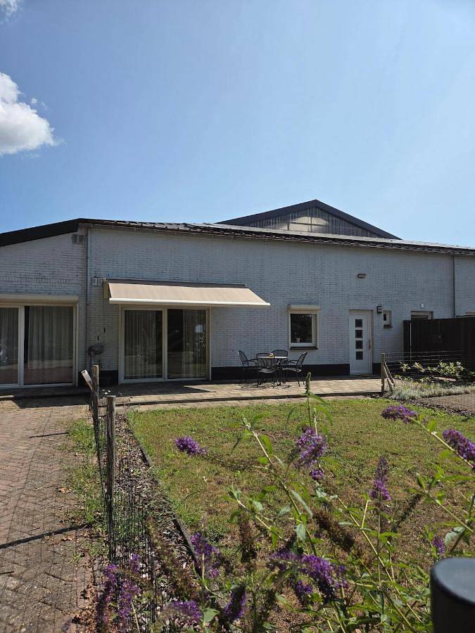 Ferienwohnung für 2 Personen, mit Balkon und Terrasse sowie Garten und Ausblick