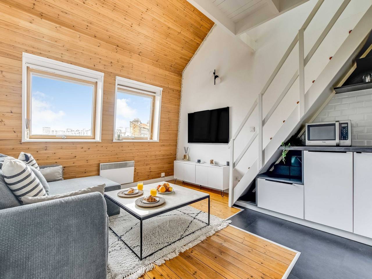 Ganze Wohnung, 3-Zimmer-Maisonette-Wohnung am Stadtrand von Paris in Le Kremlin-Bicêtre, Val-de-Marne