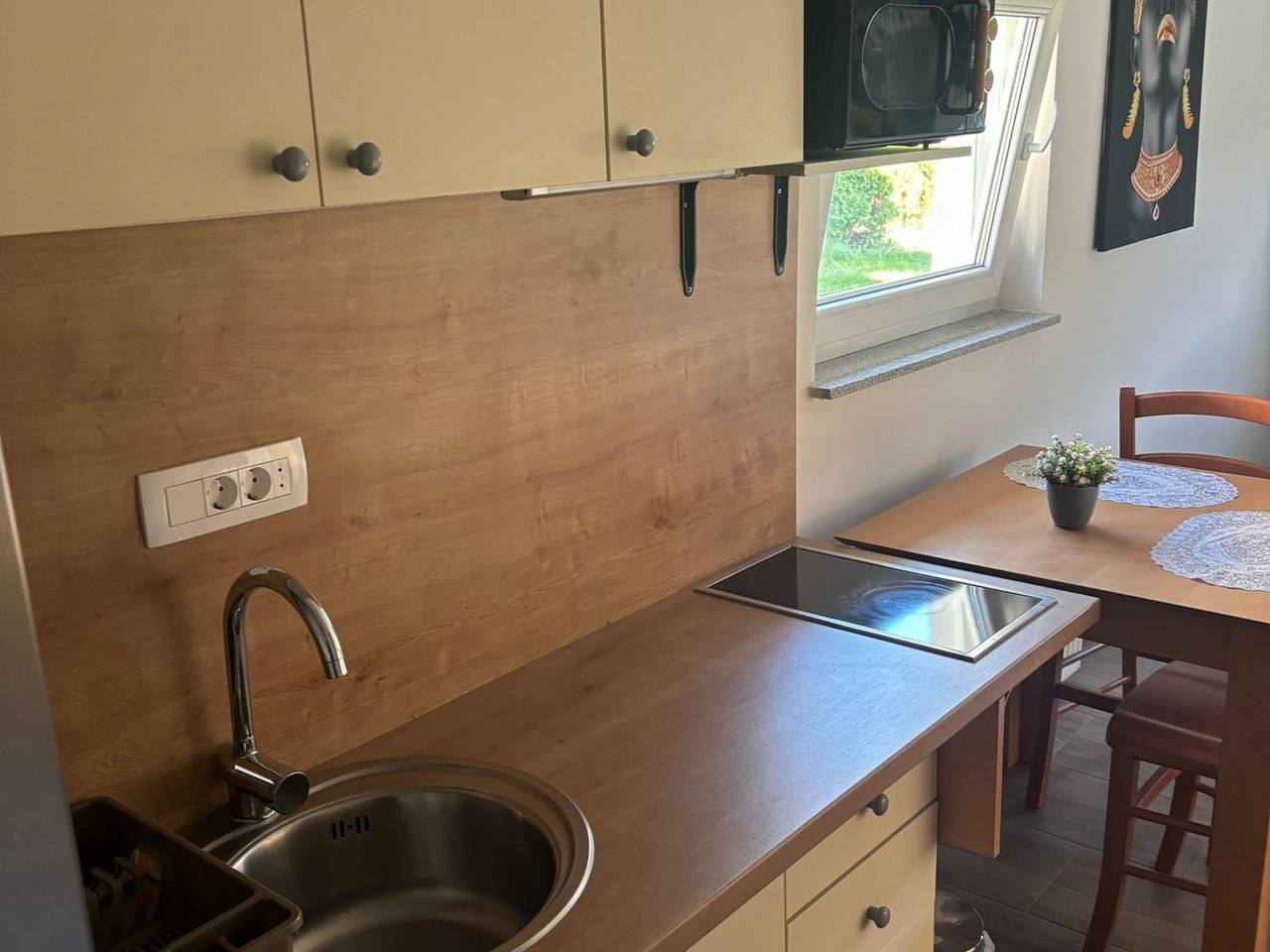 Ganze Wohnung, Meadow Tranquil Apartments with Evergreen Garden - Studio Apartment in Karawanken und Bachergebirge, Triglav Nationalpark