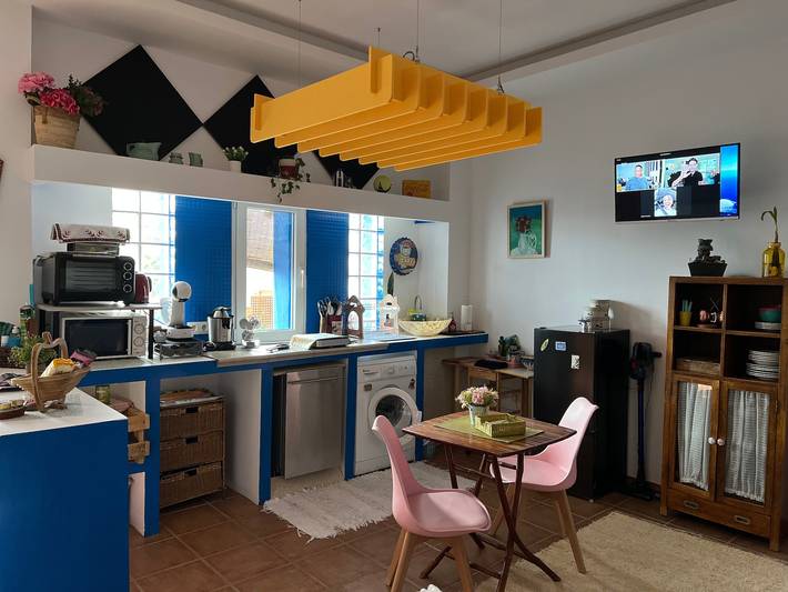 Appartement entier, Appartement Salamandra avec vue sur les montagnes, piscine, jardin et Wi-Fi. in Carboneras, Costa de Almería
