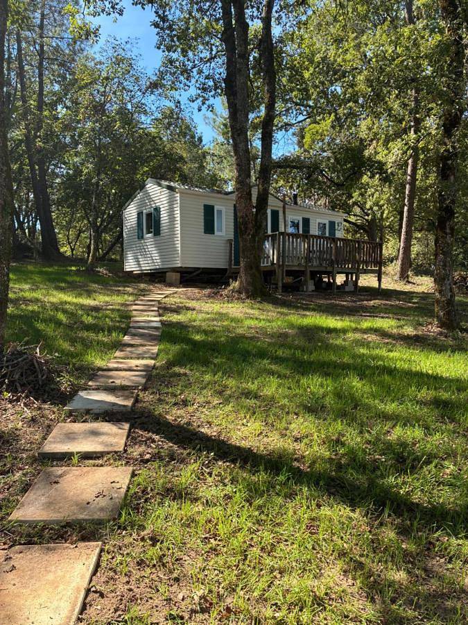 Location de vacances pour 2 personnes, avec terrasse ainsi que vue et jardin, animaux acceptés à Gavaudun - 2