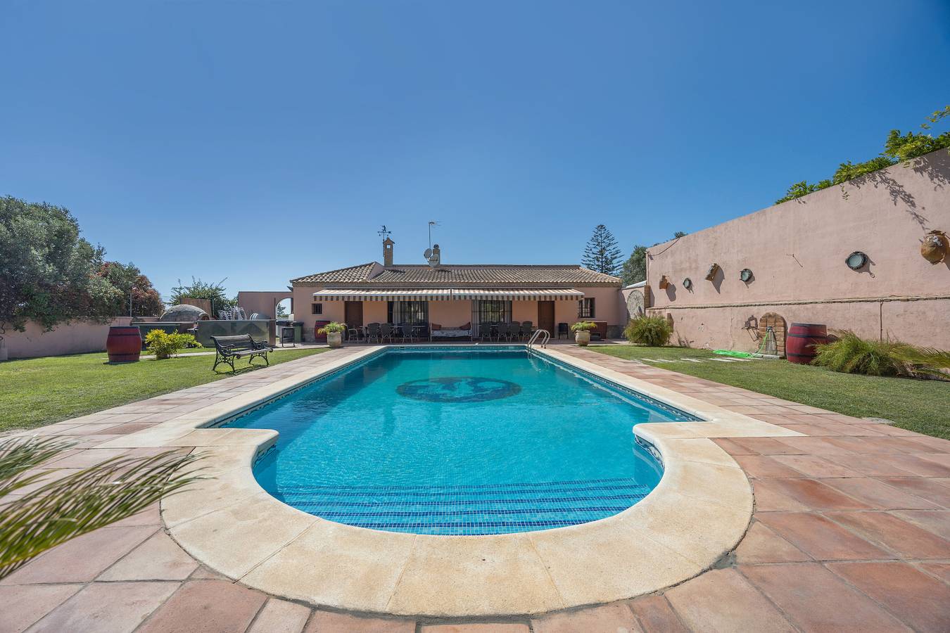 Apartamento 'Casa Con Jardín' con Piscina, Wi-Fi y Aire Acondicionado in Chiclana de la Frontera, Costa de la Luz