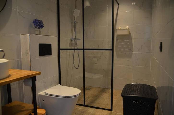 Gîte pour 4 personnes, avec jardin et terrasse ainsi que vue et piscine à Corancy - 2