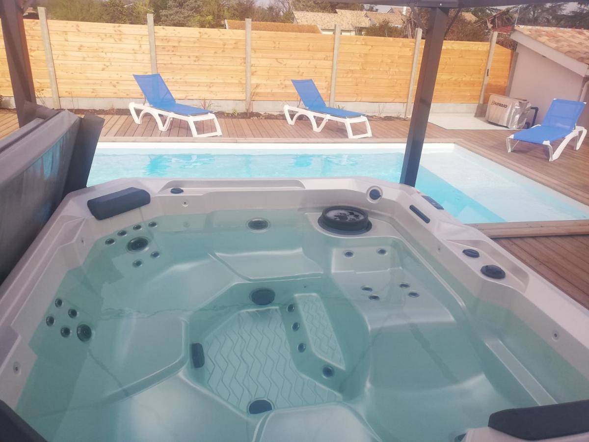 Three-Bedroom Villa in Biganos, Région d'Arcachon