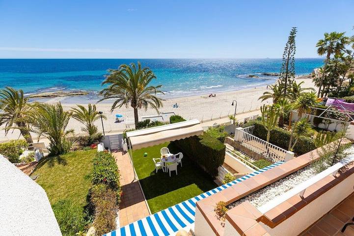 Chalet pour 8 personnes, avec piscine ainsi que jardin et terrasse - 1