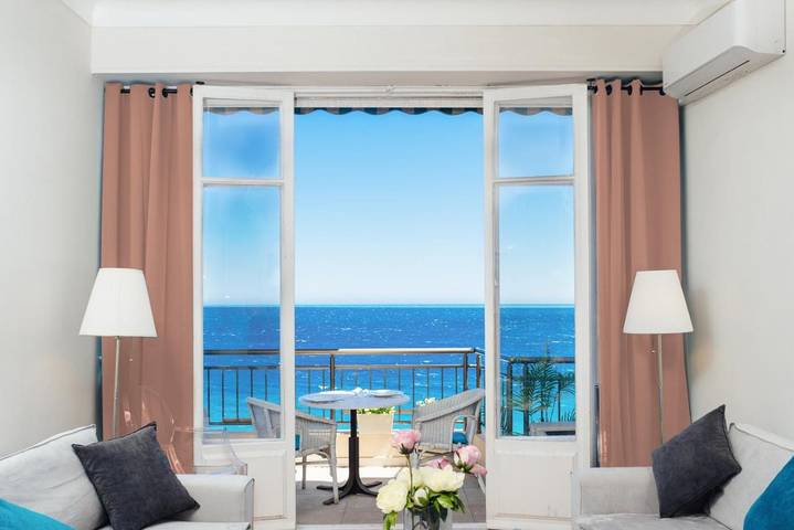 Gîte pour 4 personnes, avec vue et balcon dans Plage Fabron Bambou Nice - 2