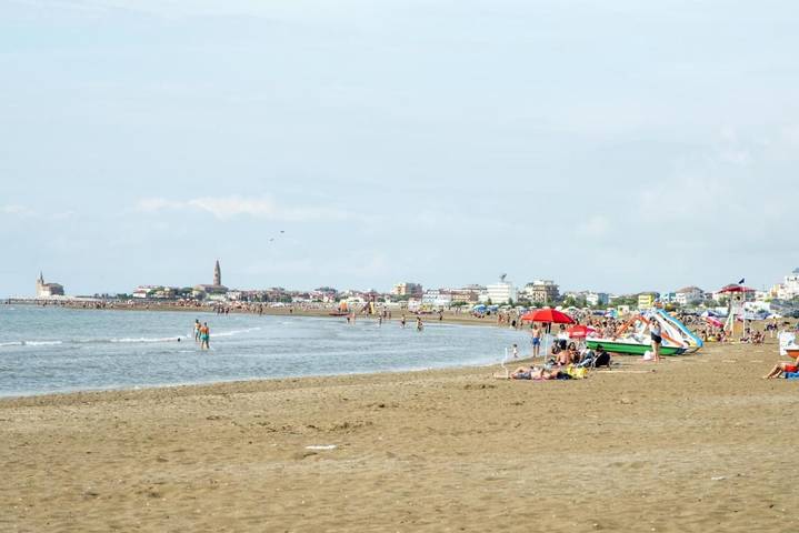 Camping für 6 Personen, mit Pool und Terrasse in Caorle - 4