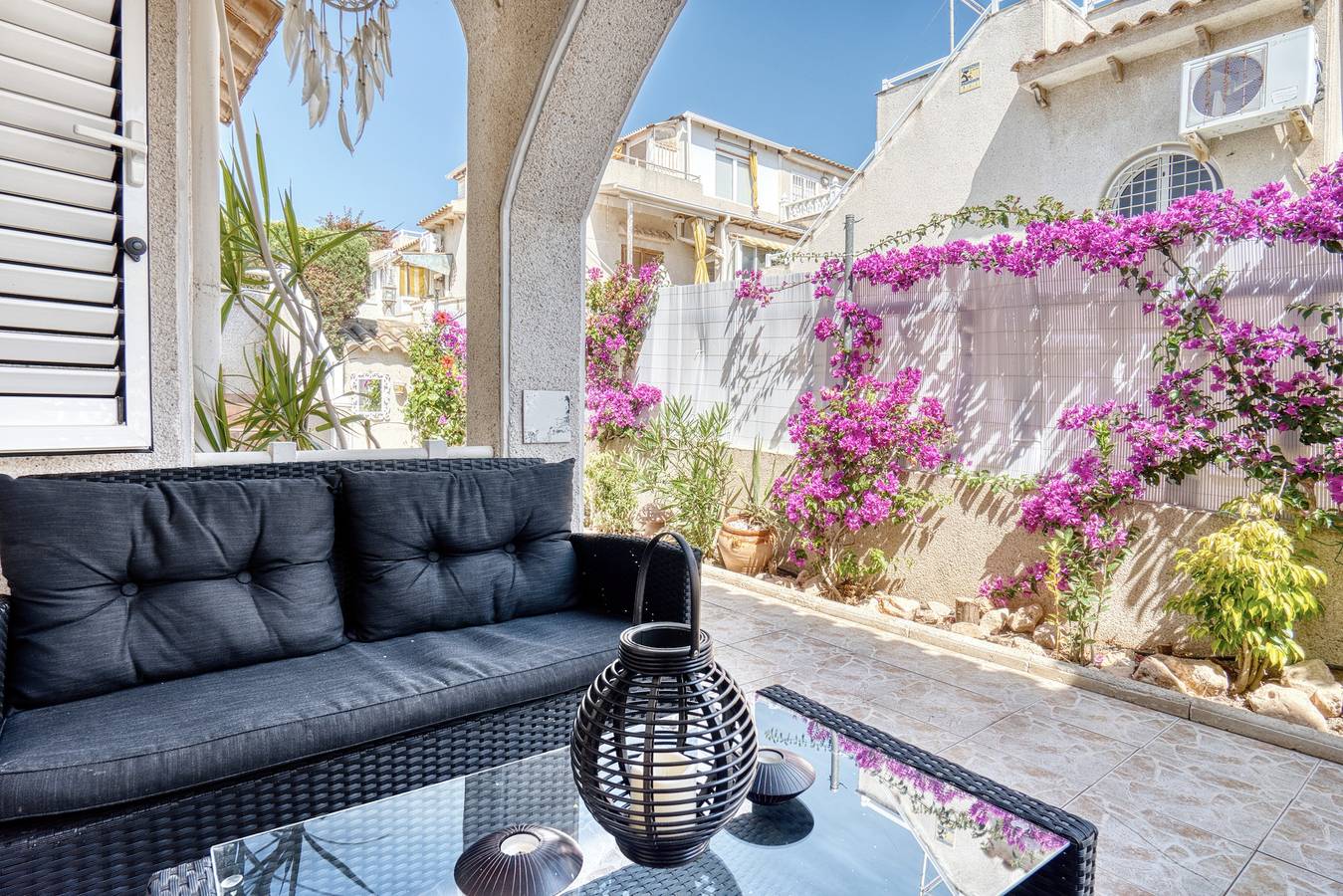 Villa "Solaris" con piscina compartida y Wi-Fi in Torrevieja, Costa Blanca