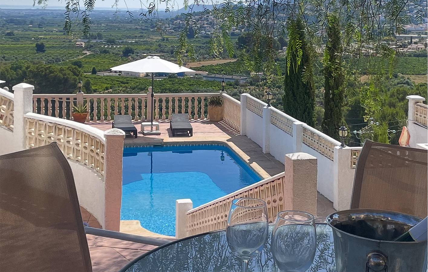 Modernes Apartment mit Pool und Terrasse in Orba, nahe dem Stadtzentrum in Orba, Costa Blanca