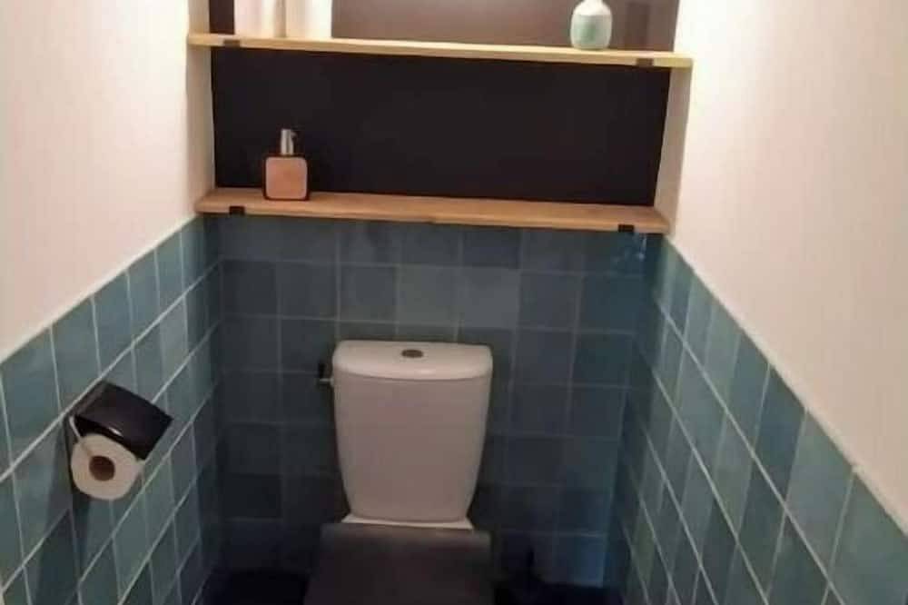 Appartement entier, Gîte de la maison rouge in Cunlhat, Parc Naturel Régional Livradois-Forez